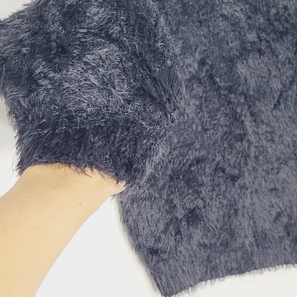 AKA Women's Black Shaggy Soft Vegan Fur Pullover Sweater Stretch Comfy Size 14 - Picture 4 of 9
